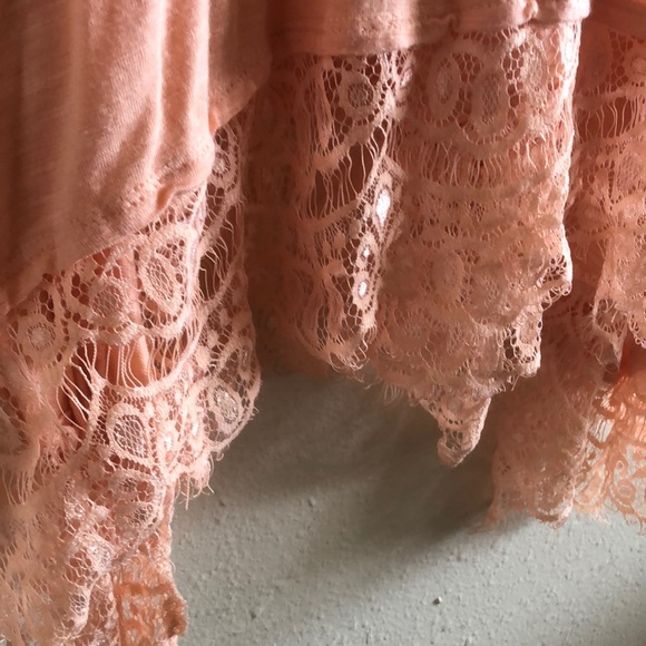 Laced bottom tank - Picture 3 of 3